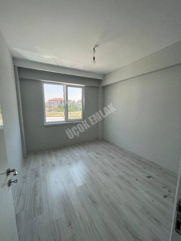 AFYON ÜÇOK EMLAKTAN KANLICA MAH KİRALIK SIFIR AYARINDA LÜX 3+1 DAİRE