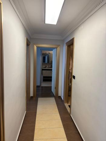 EDREMİT MERKEZ'DE GENÇ BİNADA KİRALIK GENİŞ 3+1