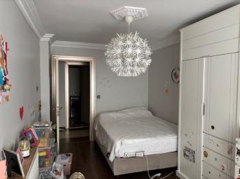 EDREMİT MERKEZ'DE GENÇ BİNADA KİRALIK GENİŞ 3+1