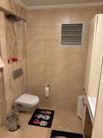 EDREMİT MERKEZ'DE GENÇ BİNADA KİRALIK GENİŞ 3+1