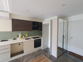 METRONUN YANIBAŞINDA ÖZEL GÜVENLİKLİ 2+1 ARA KAT