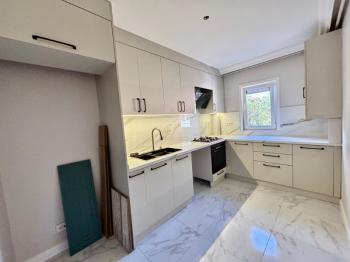 İstinye Boğaziçi Sitesi İçi sıfırlanmış yep yeni daire 3+1 105 m2