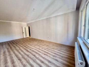 İstinye Boğaziçi Sitesi İçi sıfırlanmış yep yeni daire 3+1 105 m2