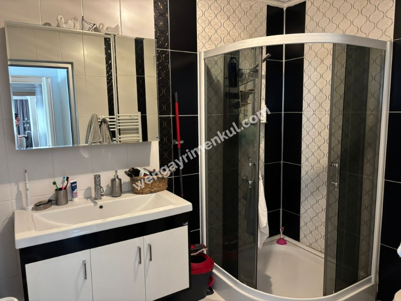 EDREMİT MERKEZ'DE GENÇ BİNADA KİRALIK GENİŞ 3+1