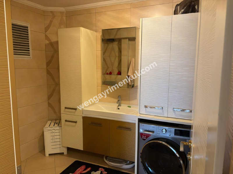 EDREMİT MERKEZ'DE GENÇ BİNADA KİRALIK GENİŞ 3+1