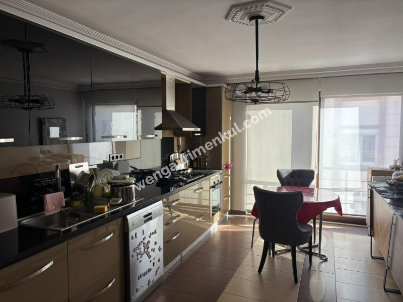 EDREMİT MERKEZ'DE GENÇ BİNADA KİRALIK GENİŞ 3+1