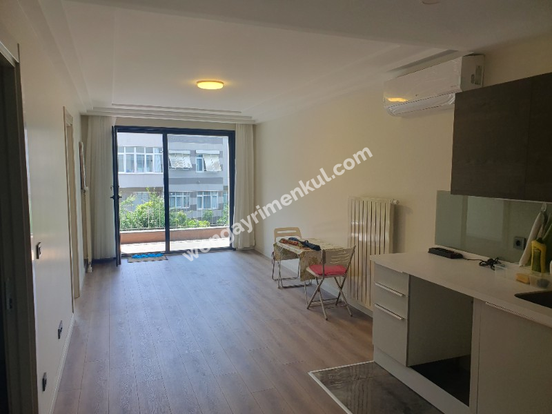 METRONUN YANIBAŞINDA ÖZEL GÜVENLİKLİ 2+1 ARA KAT