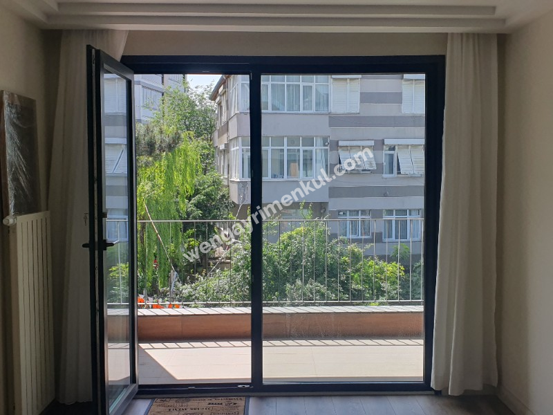 METRONUN YANIBAŞINDA ÖZEL GÜVENLİKLİ 2+1 ARA KAT