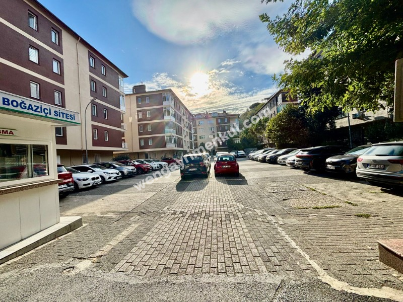 İstinye Boğaziçi Sitesi İçi sıfırlanmış yep yeni daire 3+1 105 m2