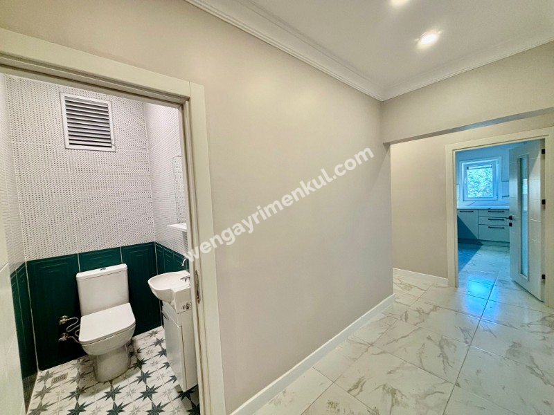 İstinye Boğaziçi Sitesi İçi sıfırlanmış yep yeni daire 3+1 105 m2