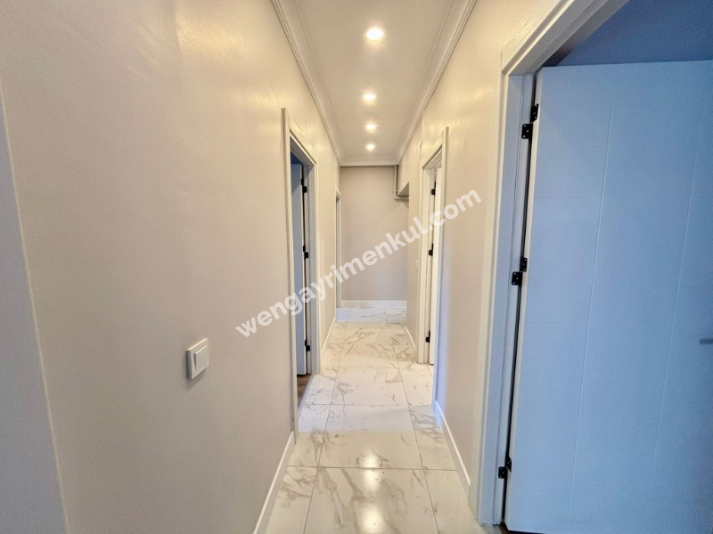 İstinye Boğaziçi Sitesi İçi sıfırlanmış yep yeni daire 3+1 105 m2