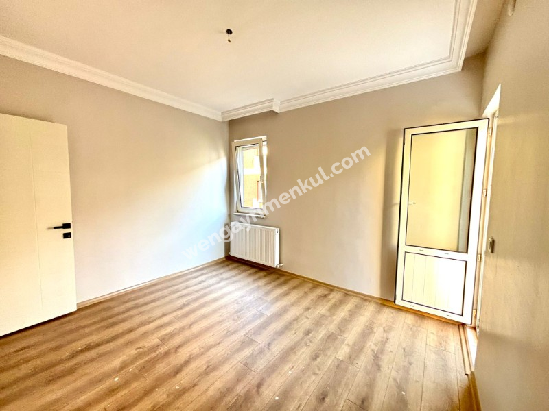 İstinye Boğaziçi Sitesi İçi sıfırlanmış yep yeni daire 3+1 105 m2