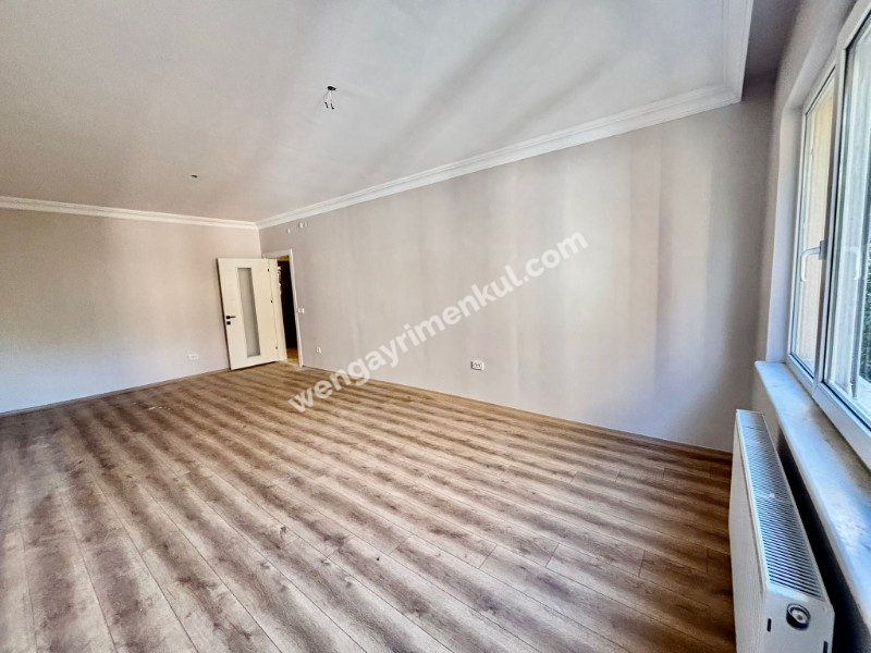 İstinye Boğaziçi Sitesi İçi sıfırlanmış yep yeni daire 3+1 105 m2