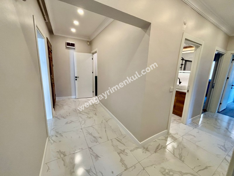 İstinye Boğaziçi Sitesi İçi sıfırlanmış yep yeni daire 3+1 105 m2