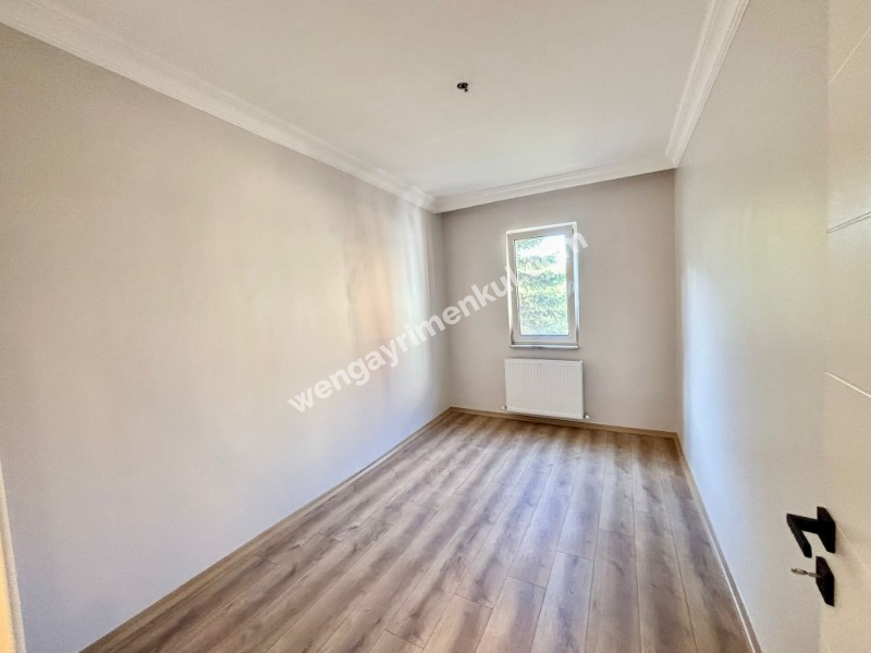 İstinye Boğaziçi Sitesi İçi sıfırlanmış yep yeni daire 3+1 105 m2