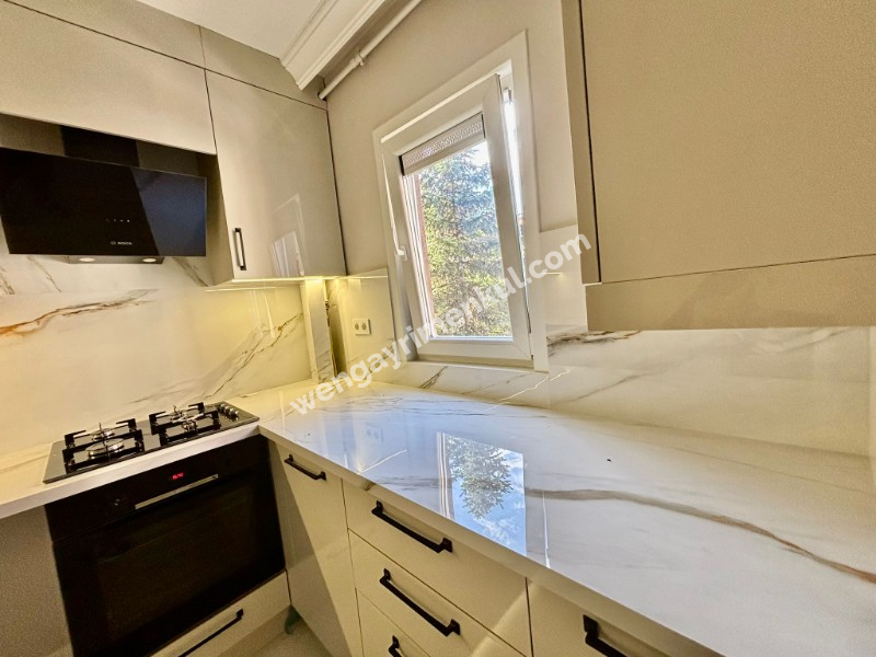 İstinye Boğaziçi Sitesi İçi sıfırlanmış yep yeni daire 3+1 105 m2