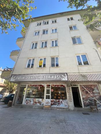 GÜVENAY - ÇORUM ULUKAVAK MAH. ADLİYE ARKASI  BAKIMLI 4+1 SATILIK DAİRE 