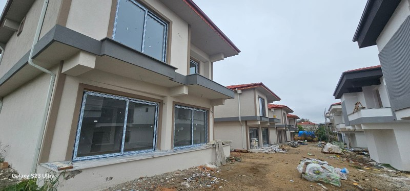 KİRALIK 4 ADET SIFIR VİLLA TAPU SAHİBİ PERTA EMLAK ÜMİT TAHMAZ