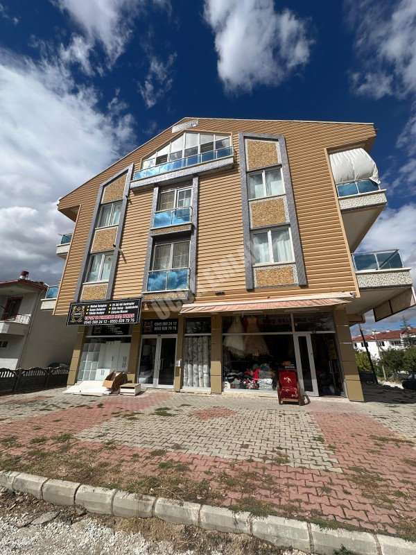 AFYON ÜÇOK EMLAKTAN FATİH MAH SATILIK KÖŞE KONUM DÜKKAN