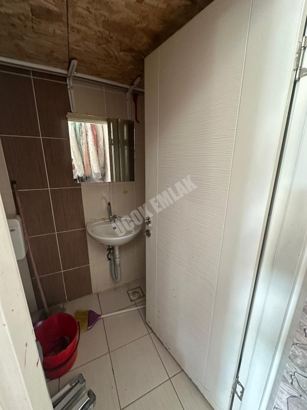 AFYON ÜÇOK EMLAKTAN FATİH MAH SATILIK KÖŞE KONUM DÜKKAN