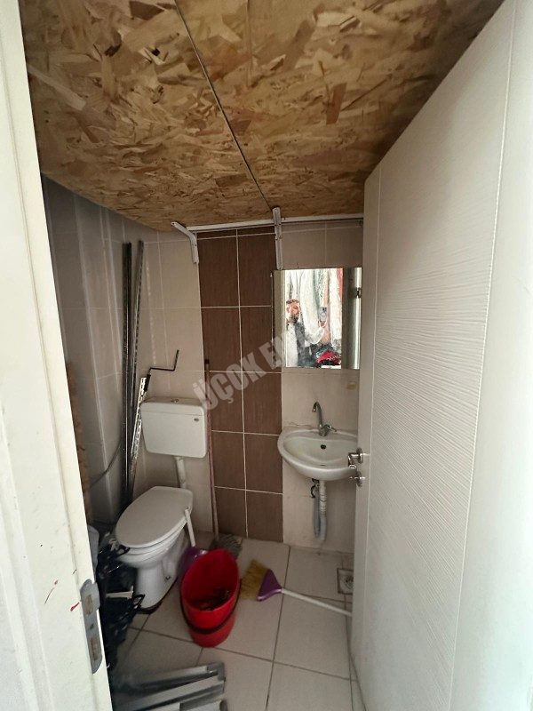 AFYON ÜÇOK EMLAKTAN FATİH MAH SATILIK KÖŞE KONUM DÜKKAN