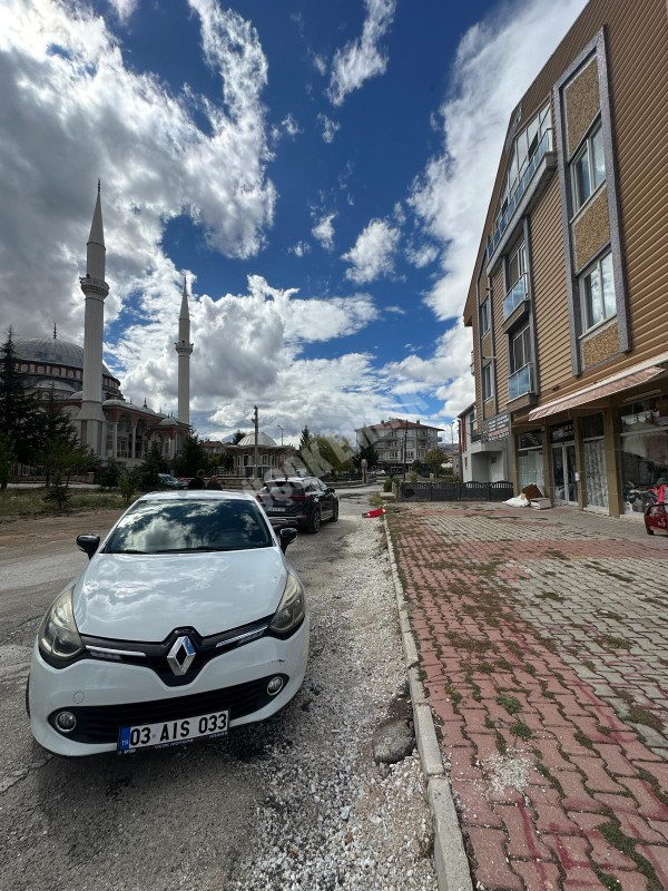 AFYON ÜÇOK EMLAKTAN FATİH MAH SATILIK KÖŞE KONUM DÜKKAN