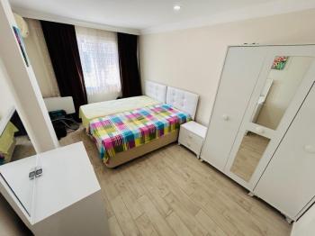 HİSAR MAHALLESİ'NDE 7/24 GÜVENLİKLİ, HAVUZLU SİTEDE GENİŞ BALKONLU EŞYALI SATILIK 2+1 DAİRE