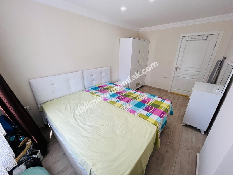 HİSAR MAHALLESİ'NDE 7/24 GÜVENLİKLİ, HAVUZLU SİTEDE GENİŞ BALKONLU EŞYALI SATILIK 2+1 DAİRE