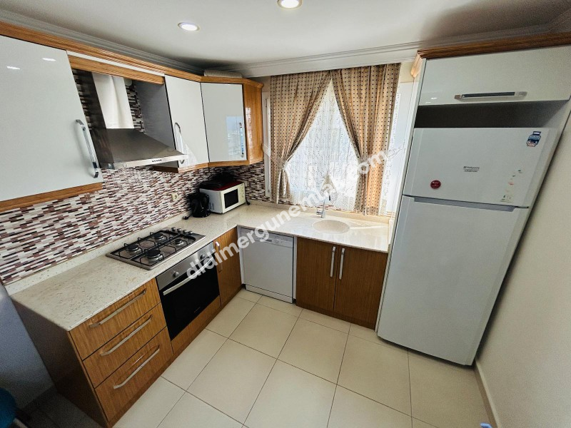 HİSAR MAHALLESİ'NDE 7/24 GÜVENLİKLİ, HAVUZLU SİTEDE GENİŞ BALKONLU EŞYALI SATILIK 2+1 DAİRE