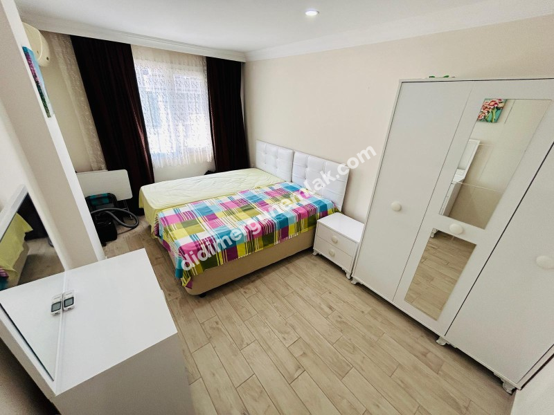 HİSAR MAHALLESİ'NDE 7/24 GÜVENLİKLİ, HAVUZLU SİTEDE GENİŞ BALKONLU EŞYALI SATILIK 2+1 DAİRE