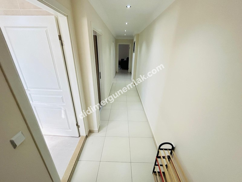 HİSAR MAHALLESİ'NDE 7/24 GÜVENLİKLİ, HAVUZLU SİTEDE GENİŞ BALKONLU EŞYALI SATILIK 2+1 DAİRE