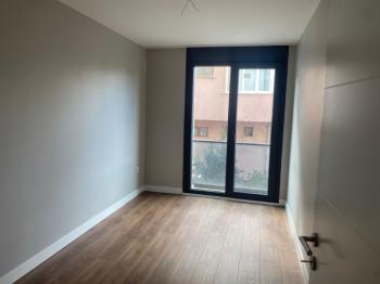 ÜSKÜDAR BAHÇELİEVLER'DE 2+1 TEMİZ DAİRE