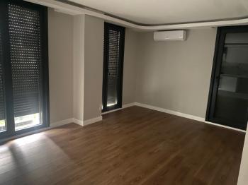 ÜSKÜDAR BAHÇELİEVLER'DE 2+1 TEMİZ DAİRE