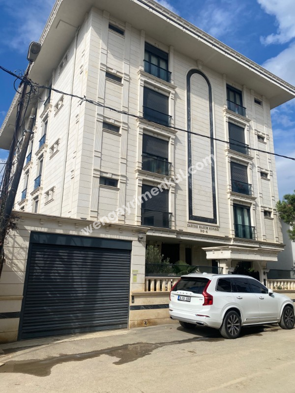 ÜSKÜDAR BAHÇELİEVLER'DE 2+1 TEMİZ DAİRE