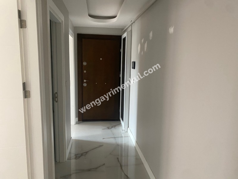ÜSKÜDAR BAHÇELİEVLER'DE 2+1 TEMİZ DAİRE