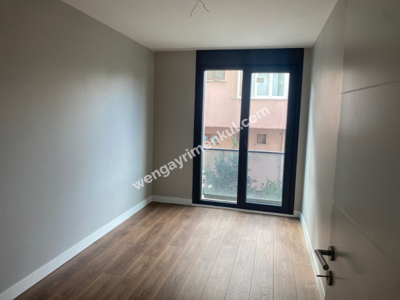 ÜSKÜDAR BAHÇELİEVLER'DE 2+1 TEMİZ DAİRE