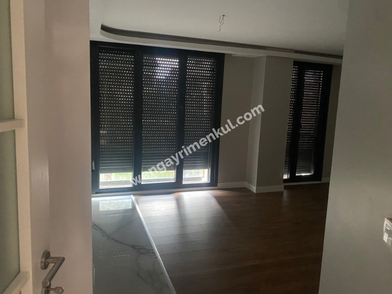 ÜSKÜDAR BAHÇELİEVLER'DE 2+1 TEMİZ DAİRE