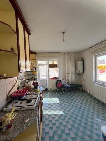 GÜVENAY - ÇORUM BAHÇELİEVLER ANADOLU LİSESİ CİVARI 3+1 KİRALIK DAİRE