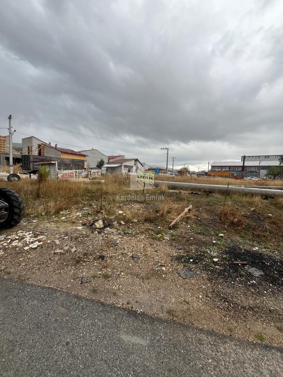 SANAYİ BÖLGESİNDE SATILIK TİCARİ ARSALAR