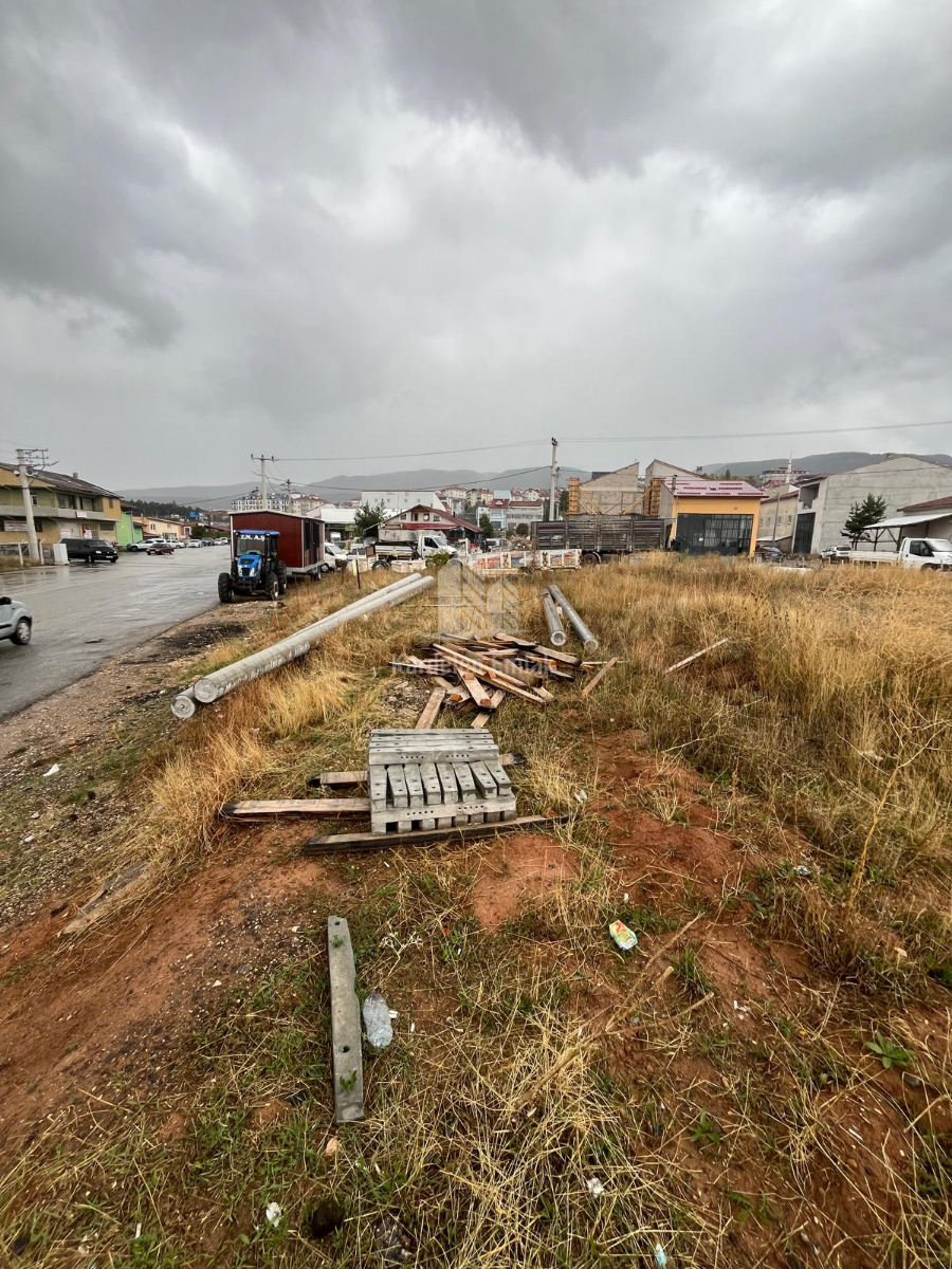 SANAYİ BÖLGESİNDE SATILIK TİCARİ ARSALAR