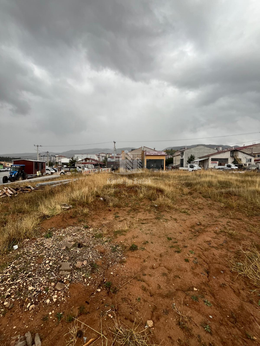 SANAYİ BÖLGESİNDE SATILIK TİCARİ ARSALAR