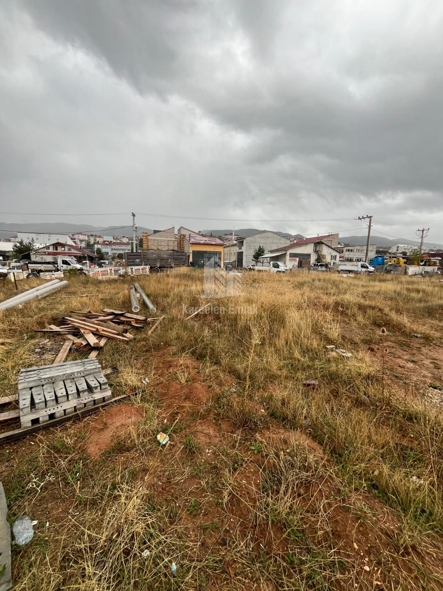 SANAYİ BÖLGESİNDE SATILIK TİCARİ ARSALAR