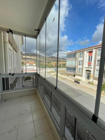AFYON ÜÇOK EMLAKTAN KANLICA MAH KİRALIK 3+1 ARAKAT BAKIMLI DAİRE