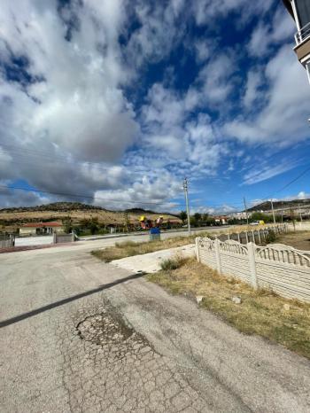 AFYON ÜÇOK EMLAKTAN KANLICA MAH KİRALIK 3+1 ARAKAT BAKIMLI DAİRE