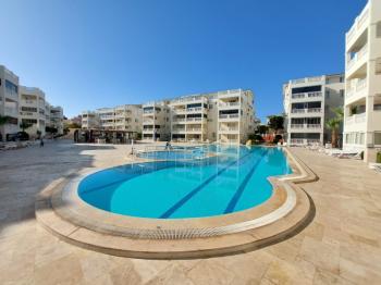 DİDİM ÇAMLIK MAHALLESİ’NDE,EŞYALI, HAVUZ CEPHELİ, DENİZE YÜRÜME MESAFESİNDE SATILIK 2+1 DAİRE