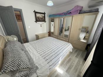 DİDİM ÇAMLIK MAHALLESİ’NDE,EŞYALI, HAVUZ CEPHELİ, DENİZE YÜRÜME MESAFESİNDE SATILIK 2+1 DAİRE