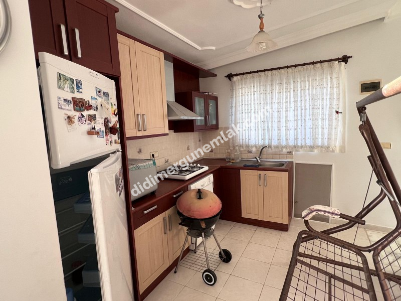 DİDİM ALTINKUM MAHALLESİNDE DENİZE YÜRÜME MESAFESİNDE GENİŞ TERASLI EMSALLERİNE GÖRE UYGUN  3+1 SATILIK DUBLEKS