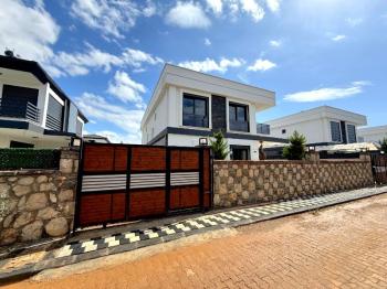 Didim'de Satılık 3+1 Yazlık Villa