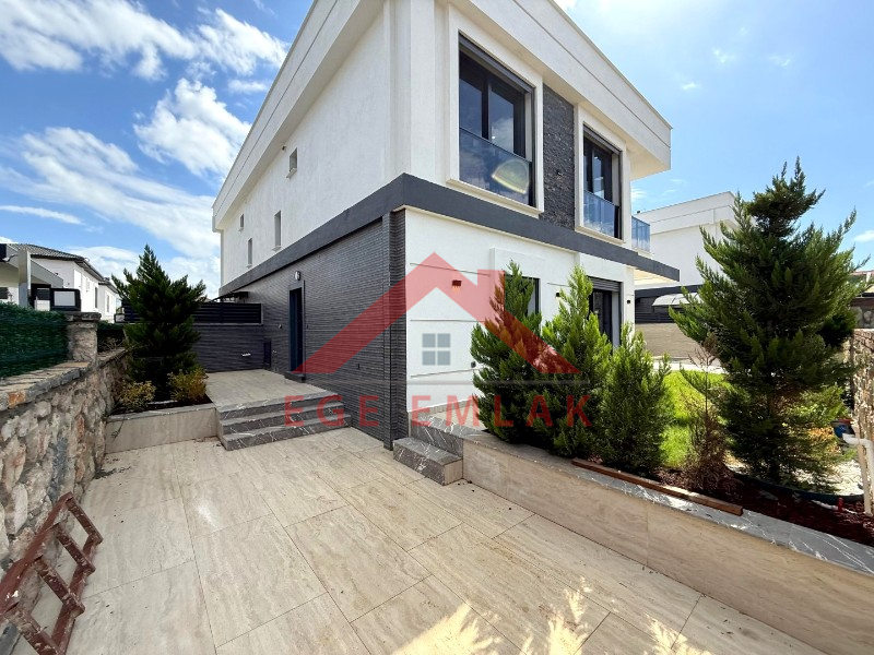 Didim'de Satılık 3+1 Yazlık Villa