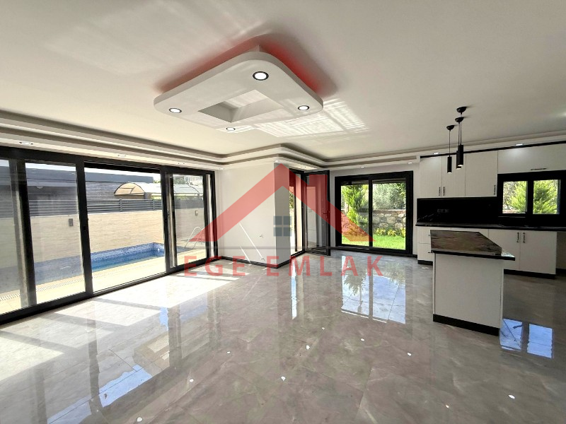 Didim'de Satılık 3+1 Yazlık Villa